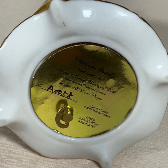 2006 Thomas Kinkaid Stillwater Chapel Blessings of Faith Heirloom Porcelain Egg - Picture 9 of 10